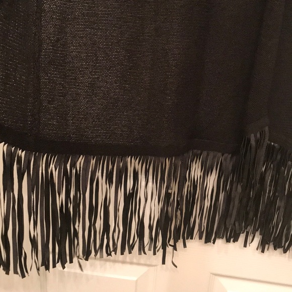 Sweater - Picture 5 of 8